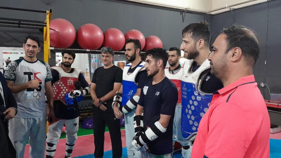 بازدید فرماندار بندرانزلی از اردوی تیم ملی تکواندو ناشنوایان