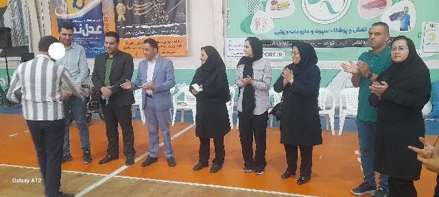 نطنز| جشنواره فرهنگی ورزشی جام بلند همتان بهزیستی درنطنز برگزار شد.