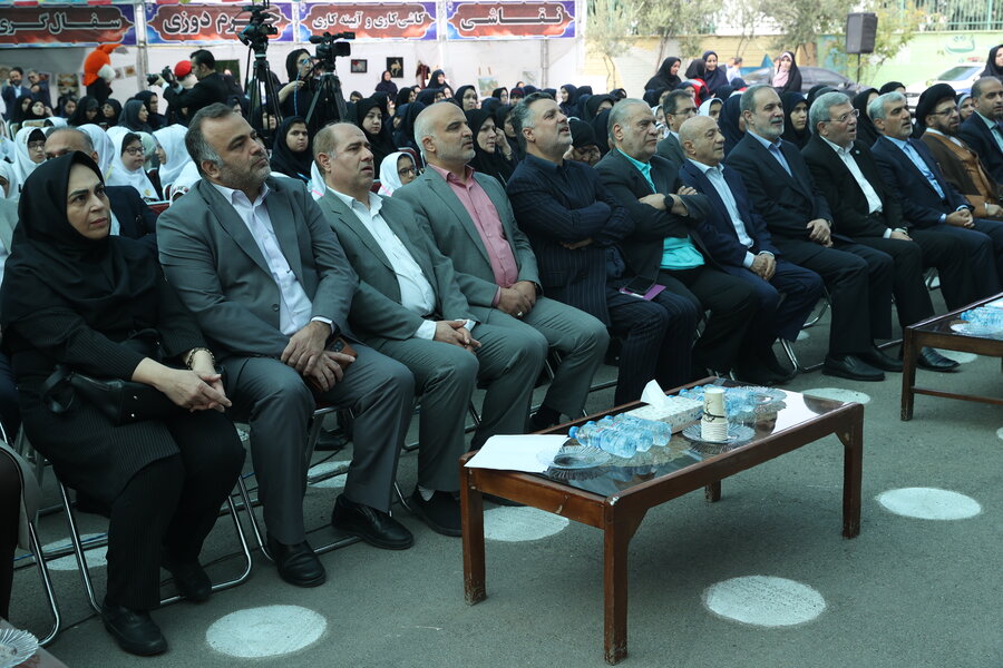 مراسم آغاز سال تحصیلی و نواختن زنگ در مدرسه استثنایی رجائیه