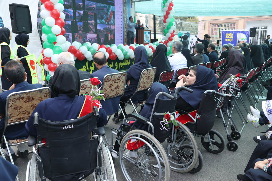 مراسم آغاز سال تحصیلی و نواختن زنگ در مدرسه استثنایی رجائیه مراسم آغاز سال تحصیلی و نواختن زنگ در مدرسه استثنایی رجائیه