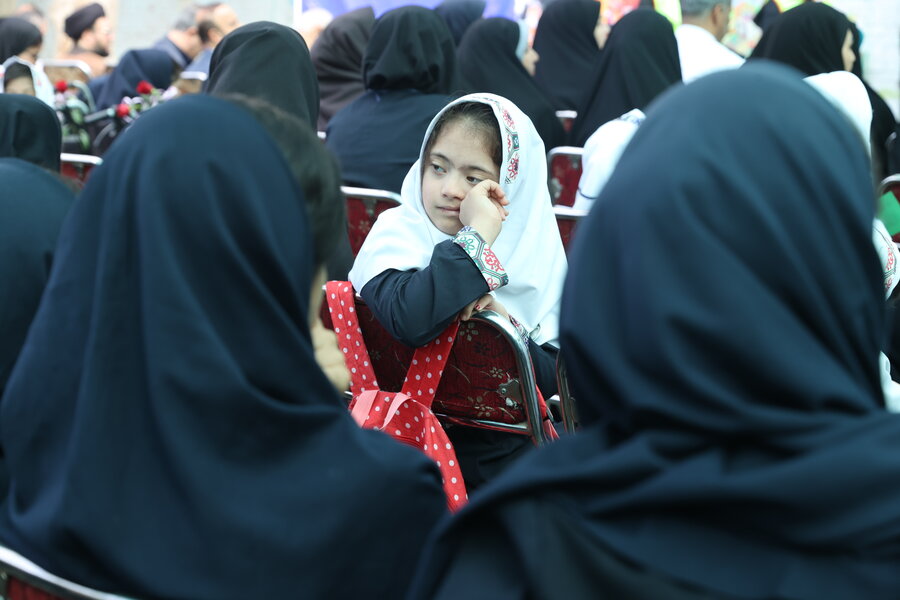 مراسم آغاز سال تحصیلی و نواختن زنگ در مدرسه استثنایی رجائیه مراسم آغاز سال تحصیلی و نواختن زنگ در مدرسه استثنایی رجائیه