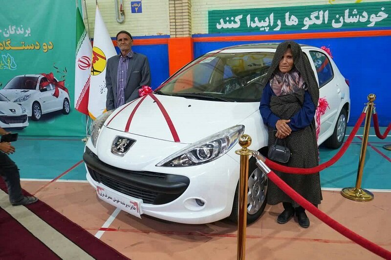 مددجوی خوش مصرف برق ایجرودی برنده یک دستگاه خودروی ۲۰۷ شد
