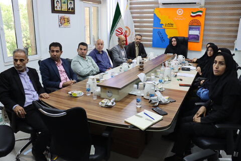 تجلیل از کارکنان و بازنشستگان ایثارگر بهزیستی استان بوشهر