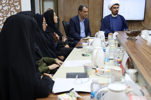 تجلیل از کارکنان و بازنشستگان ایثارگر بهزیستی استان بوشهر