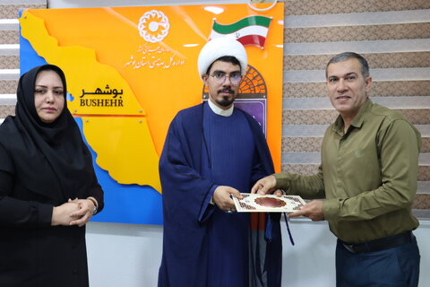 تجلیل از کارکنان و بازنشستگان ایثارگر بهزیستی استان بوشهر