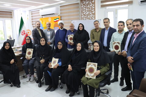 تجلیل از کارکنان و بازنشستگان ایثارگر بهزیستی استان بوشهر