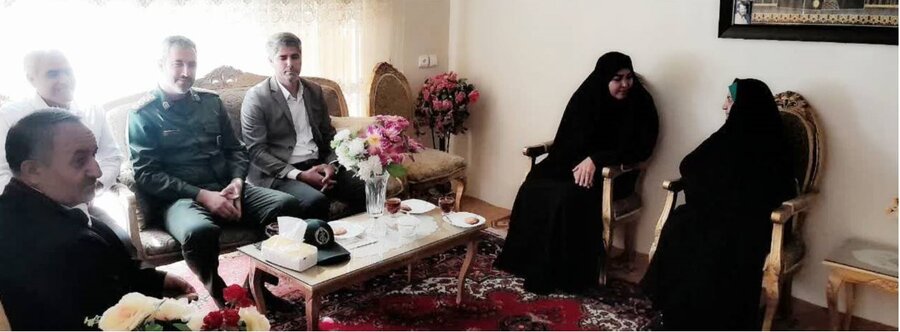 دیدار با خانواده شهدا موجب عزت و افتخار است