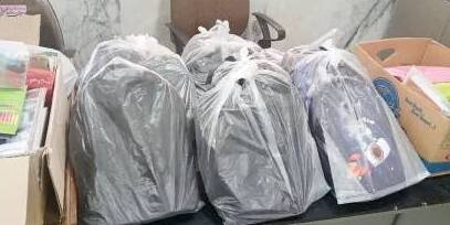 نطنز| توزیع ۲۲۰ بسته نوشت افزاری بین دانش آموزان تحت پوشش اداره بهزیستی