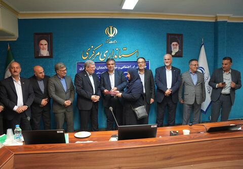 گزارش تصویری ا تقدیر از مدیرعاملین مراکز تحت نظارت بهزیستی استان