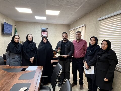 ساوجبلاغ | به مناسبت روز سرباز /تقدیر از سرباز امریه شاغل در اداره بهزیستی ساوجبلاغ