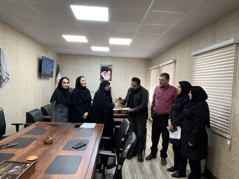 ساوجبلاغ | به مناسبت روز سرباز /تقدیر از سرباز امریه شاغل در اداره بهزیستی ساوجبلاغ