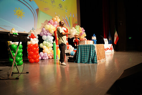 یازدهمین جشن بزرگ " کیف مدرسه " در تالار مرکزی رشت برگزار شد