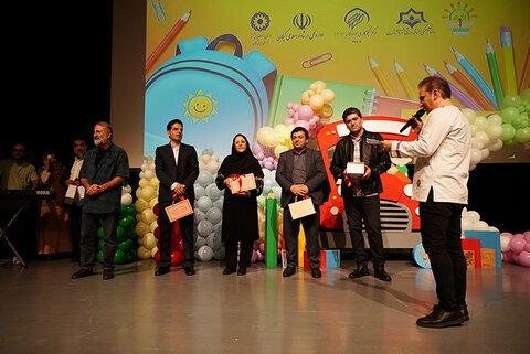 یازدهمین جشن بزرگ " کیف مدرسه " در تالار مرکزی رشت برگزار شد