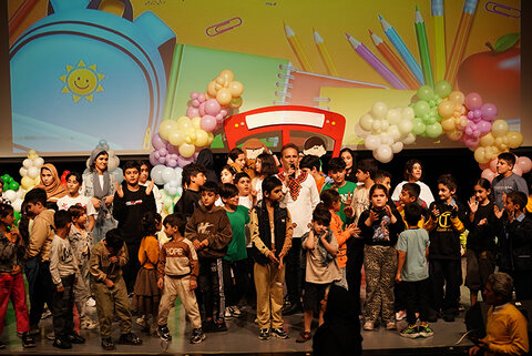 یازدهمین جشن بزرگ " کیف مدرسه " در تالار مرکزی رشت برگزار شد