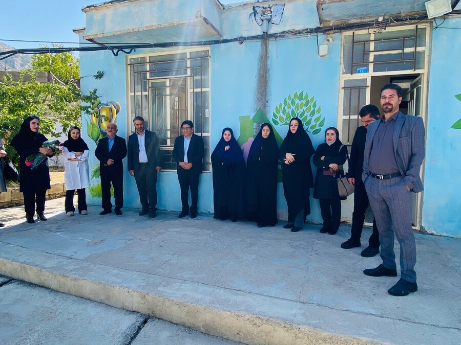 به روایت تصویر/ بازدید مدیرکل دفتر بانوان و خانواده استانداری از خانه سالمندان فردوس به مناسبت هفته جهانی سالمند