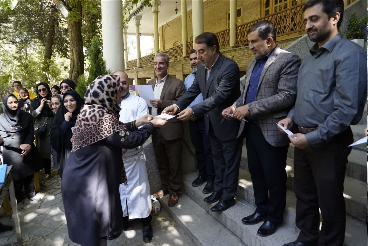 برگزاری جشنواره غذای هفته سالمند در همدان