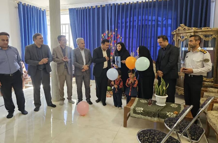 کاشان| بازدید مسئولان از مرکز مادر و کودک ناشنوای سمیع