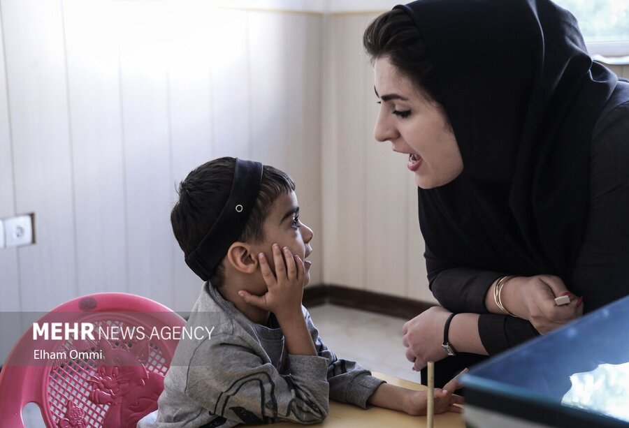 چشمهایی که میشنوند؛ روایت زندگی در سکوت