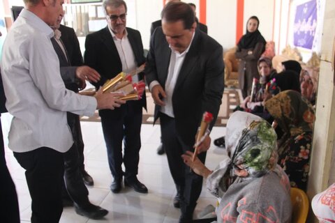 گزارش تصویری| دیدار استاندار ایلام با سالمندان سرای آسایش