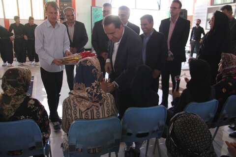 گزارش تصویری| بازدید استاندار ایلام از سرای سالمندان