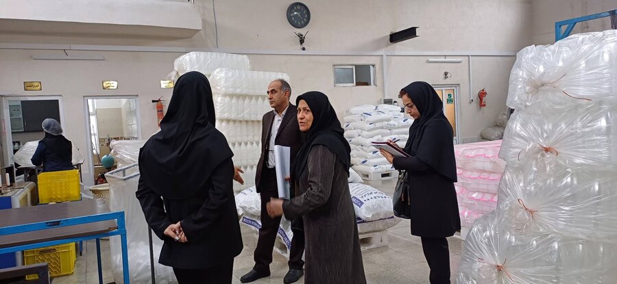 گامی در جهت توانمندسازی؛ ۱۰ توانخواه و فرزندان زنان سرپرست خانوار در رشت شاغل شدند.