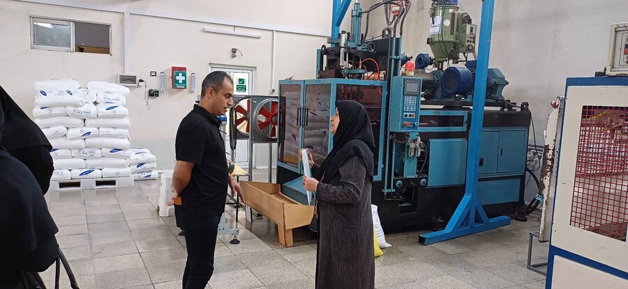 گامی در جهت توانمندسازی؛ ۱۰ توانخواه و فرزندان زنان سرپرست خانوار در رشت شاغل شدند.