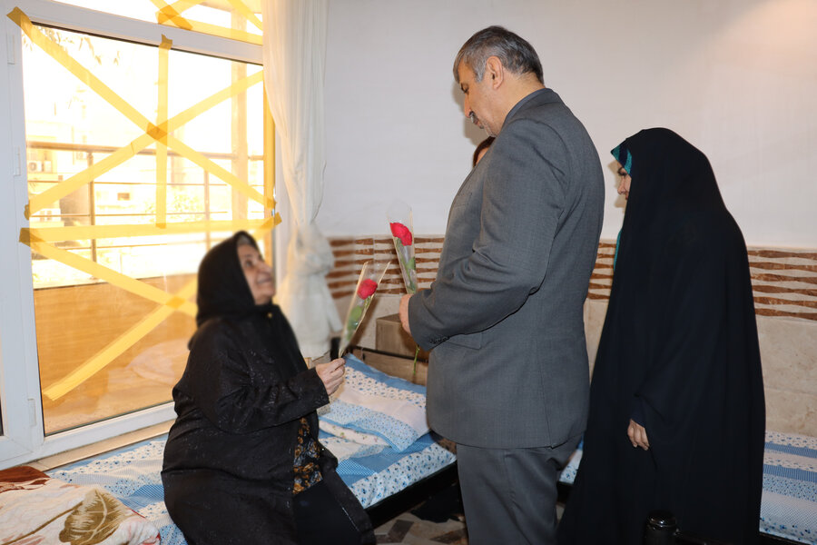 گزارش تصویری| پویش رز مهربانی در مرکز سالمندان اهواز