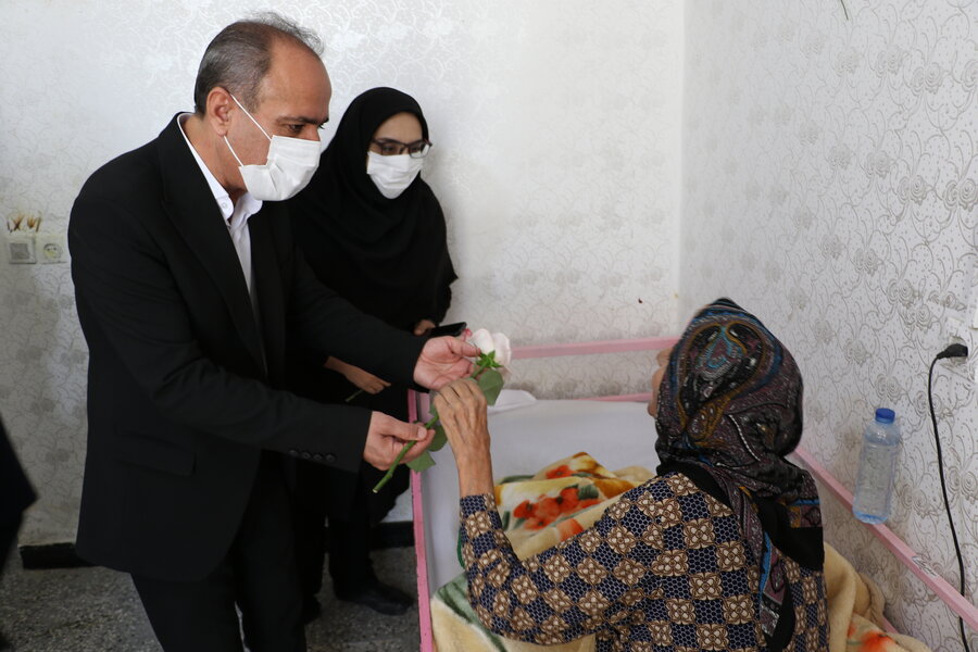 بازدید سالمندان