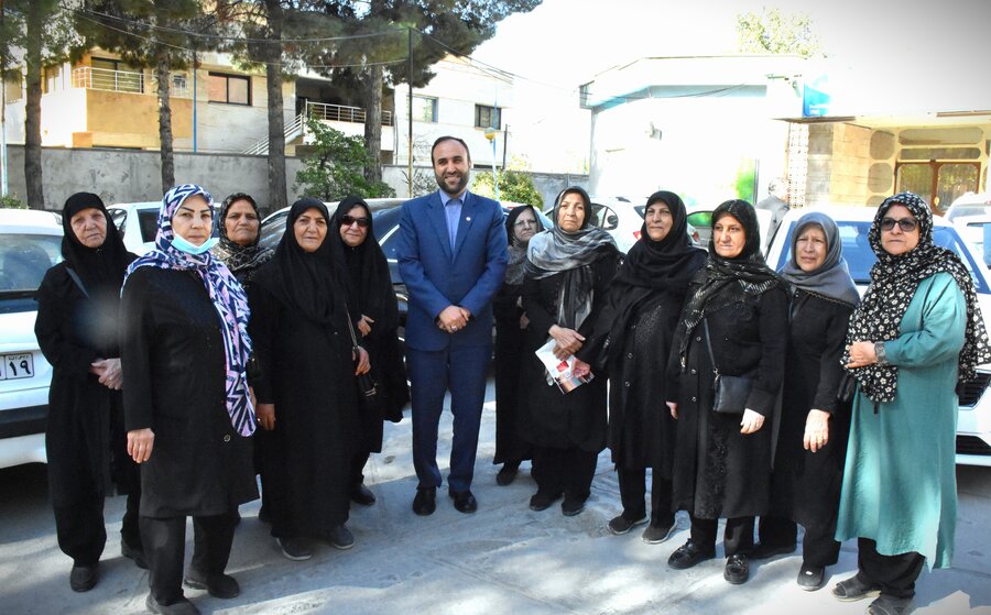 دیدار جمعی از سالمندان با مدیرکل بهزیستی