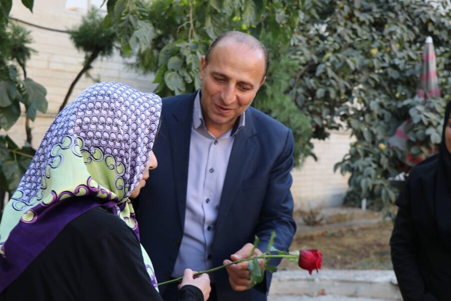 روزی برای لبخند پدران و مادران سالخورده