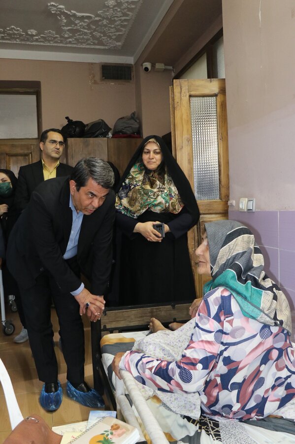 دیدار استاندار کرمان با جمعی  از سالمندان کرمان