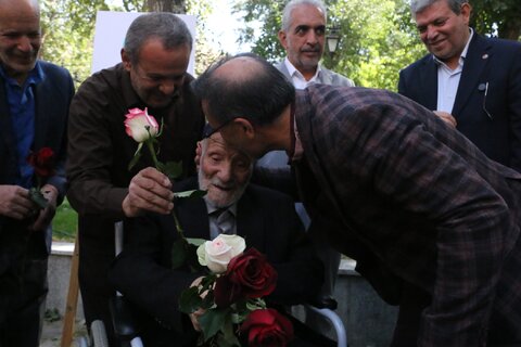 افتتاح نمایشگاه توانمندی سالمندان و رونمایی از «اقتصاد نقره‌ای» با حضور دکتر حسینی در همدان