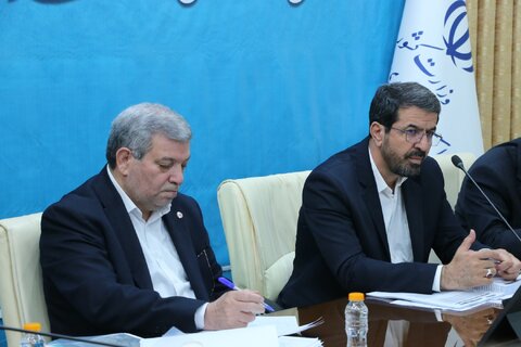 نشست شورای سالمندان استان همدان و تجلیل از سالمندان فعال در عرصه‌های اجتماعی