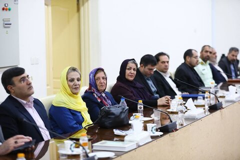 نشست شورای سالمندان استان همدان و تجلیل از سالمندان فعال در عرصه‌های اجتماعی