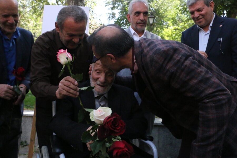 افتتاح نمایشگاه توانمندی سالمندان و رونمایی از «اقتصاد نقره‌ای» با حضور دکتر حسینی در همدان