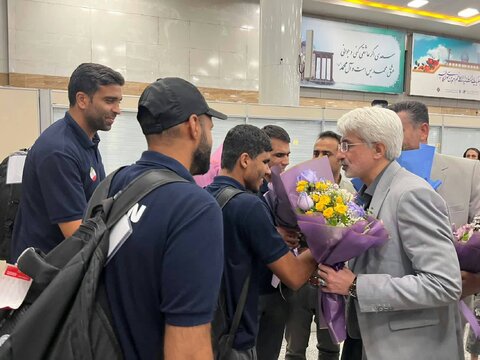 گزارش تصویری|استقبال مدیر کل و مسئول تربیت بدنی بهزیستی فارس از تیم ملی فوتبال5نفره نابینایان