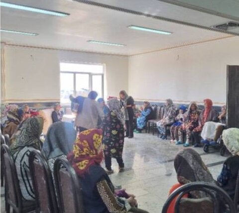 گزارش تصویری| پویش «رز مهربانی» در خانه سالمندان مهر هیدج  برگزار شد