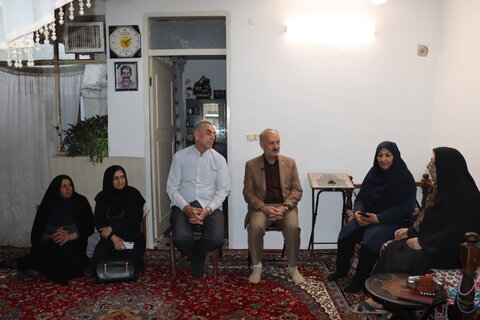 بهزیستی در کنار گنجینه‌های زندگی؛ دیدار صمیمانه مدیرکل بهزیستی استان مرکزی با سالمندان به مناسبت هفته سالمند