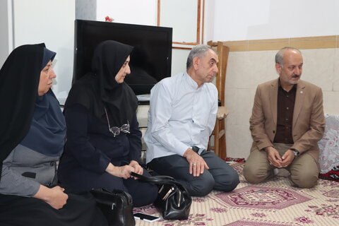 بهزیستی در کنار گنجینه‌های زندگی؛ دیدار صمیمانه مدیرکل بهزیستی استان مرکزی با سالمندان به مناسبت هفته سالمند