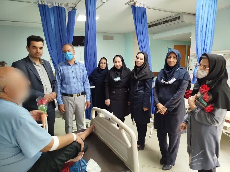 عیادت رئیس اداره بهزیستی بافت از سالمندان بستری در بیمارستان خاتم الانبیا(ع)