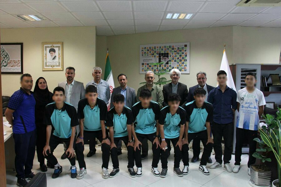 تقدیر شهردار منطقه دو شهرستان شیراز از تیم فوتسال فرزندان بهزیستی فارس