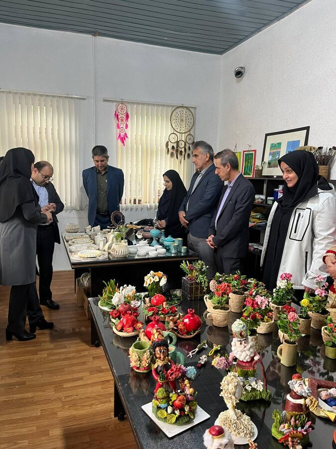 سیاهکل /افتتاح نمایشگاه دست سازه ها و هنرهای تجسمی و آثار نقاشی سالمندان