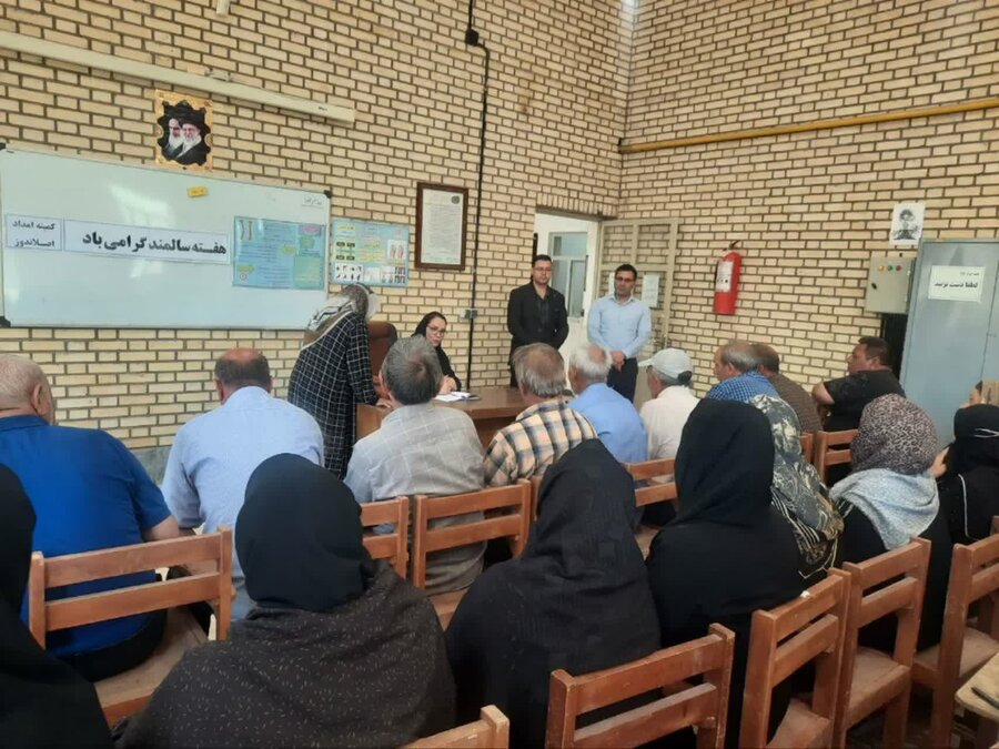 اصلاندوز| بمناسبت گرامیداشت روز جهانی سالمندان توسط اداره بهزیستی برگزار شد.