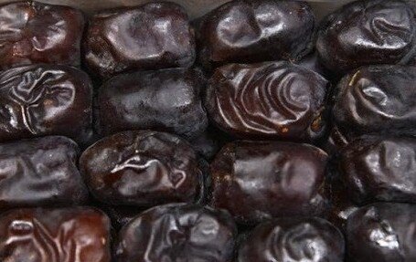 تنگستان| 1.5 تن خرما سهم مددجویان بهزیستی تنگستان شد؛ اهدای زکات محصول توسط نخلداران منطقه