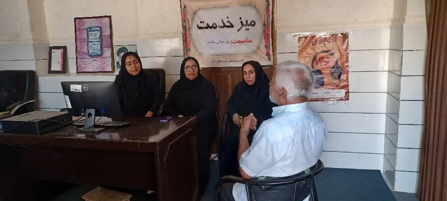دیلم| میز خدمت بهزیستی دیلم به مناسبت هفته ملی سالمند برگزار شد؛ بررسی مستقیم مشکلات ۳۸۰۰ سالمند شهرستان