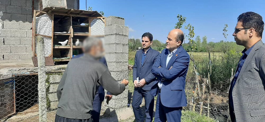بازدید مدیرکل بهزیستی گیلان از منزل مددجو در منطقه سنگر