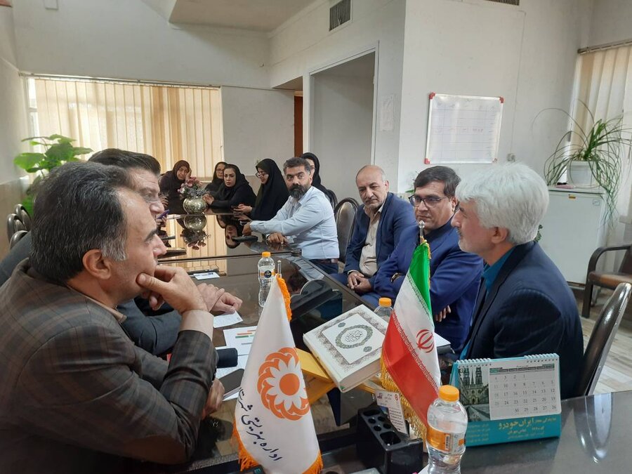 نشست مدیرکل بهزیستی استان فارس با کارکنان اداره بهزیستی شهرستان آباده