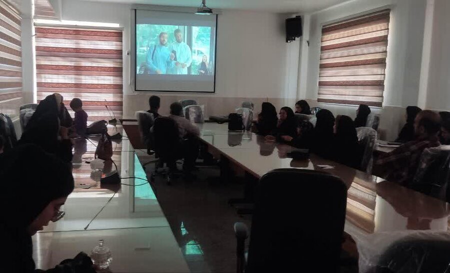 تیران و کرون| سینما اشاره؛ طرحی برای ارتباط ناشنوایان با جامعه