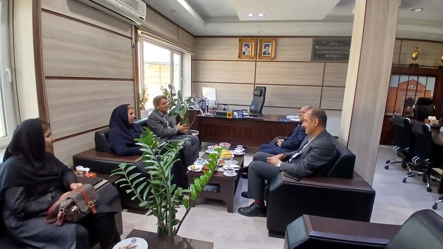 توسعه مسئولیت اجتماعی در سنندج؛ دیدار مدیر بهزیستی با مدیر امور شعب بانک تجارت
