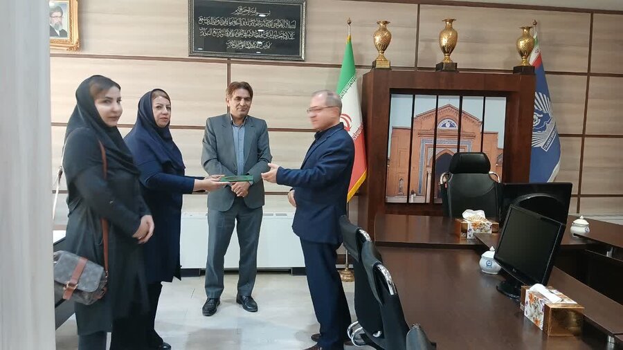 توسعه مسئولیت اجتماعی در سنندج؛ دیدار مدیر بهزیستی با مدیر امور شعب بانک تجارت
